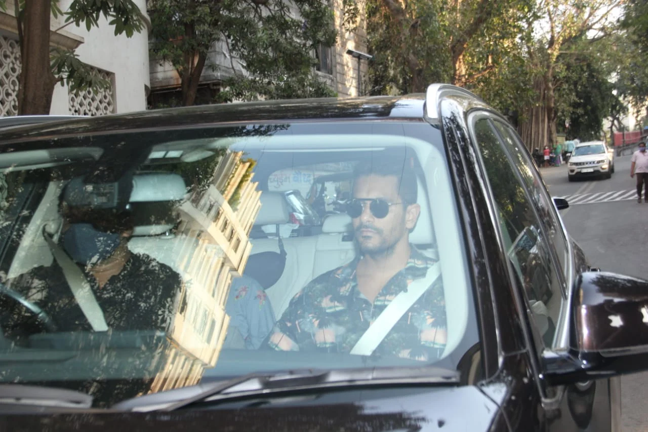 In Pics: Kareena Kapoor, Taimur Ali Khan, Gauri Khan and others attend Karan Johar's twins Yash and Roohi's birthday bash