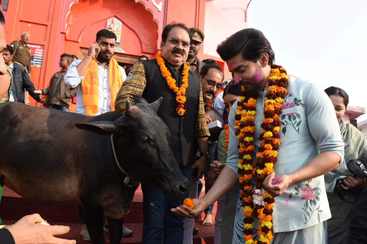 TV's Ram-Sita Gurmeet Choudhary and Debina Bonnerjee visit Ayodhya on wedding anniversary; see pics