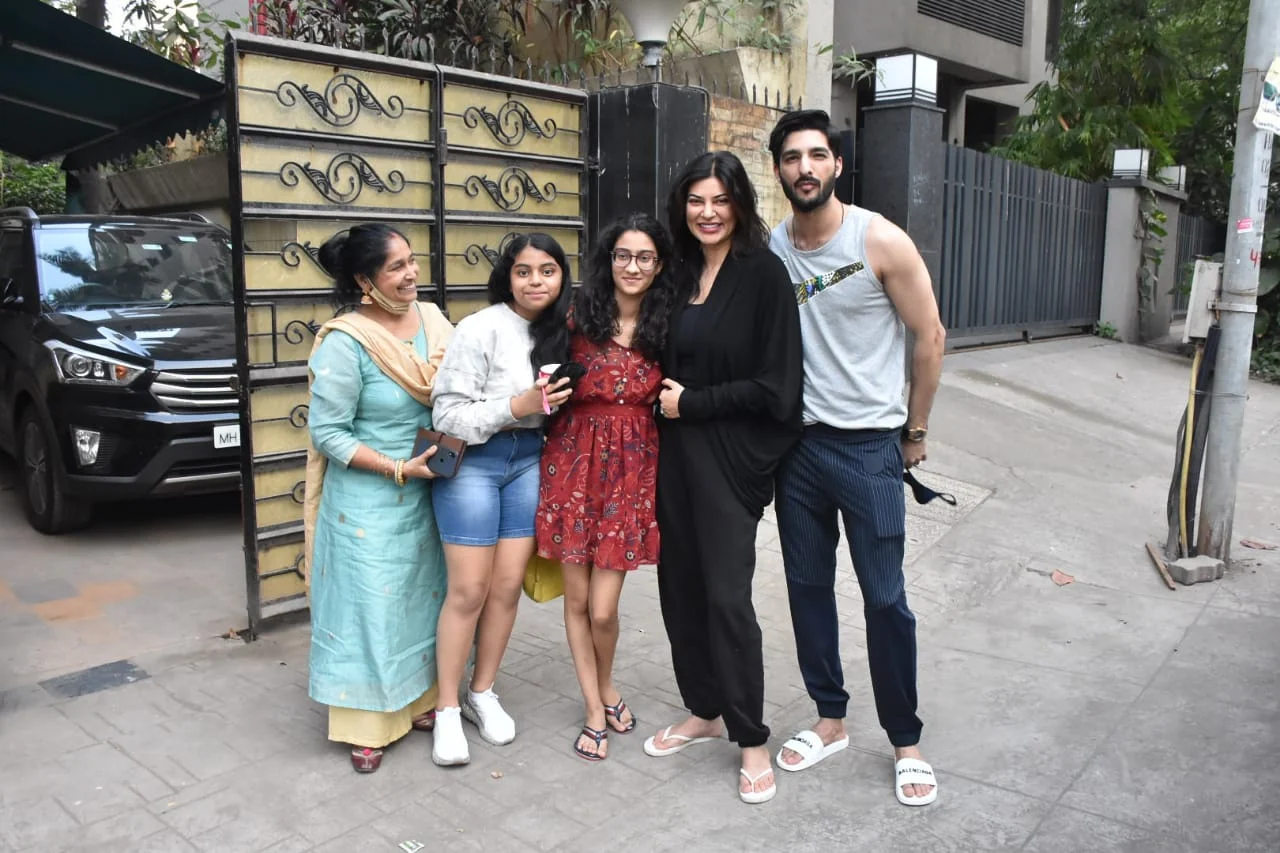 In Pics: Amid break up rumours, Sushmita Sen steps out with boyfriend Rohman Shawl on Valentine's Day