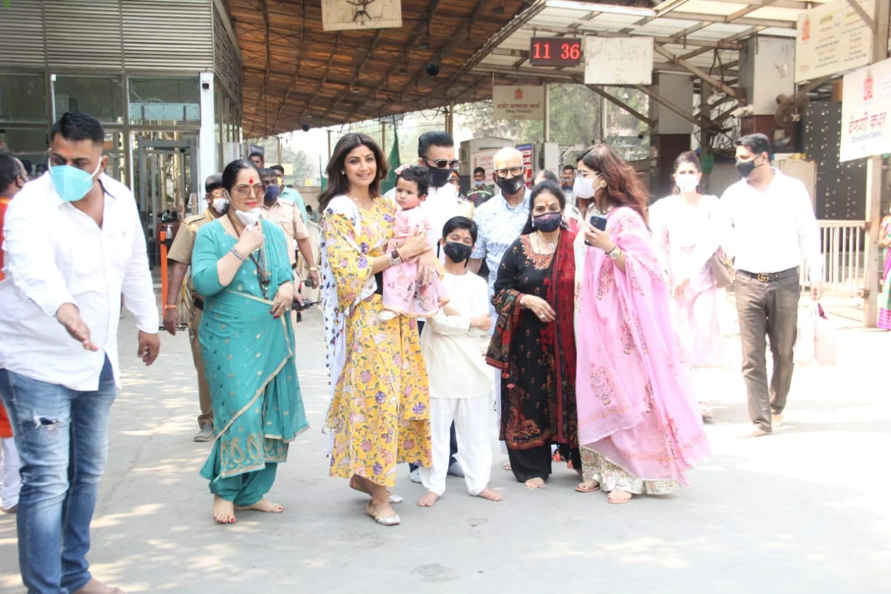 In Pics: Shilpa Shetty's daughter Samisha turns 1, actor visits Mumbai's Siddhivinayak Temple with family