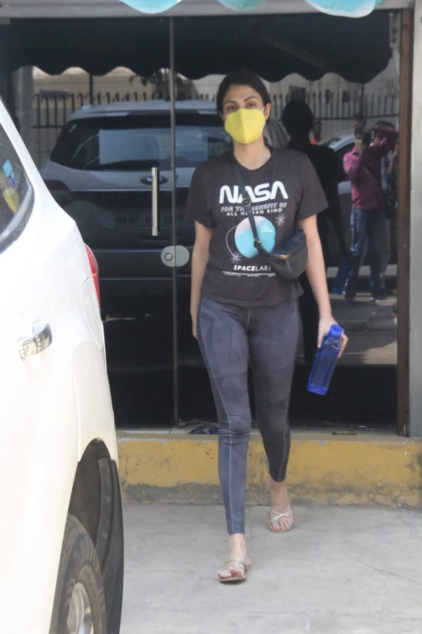 In Pics: Rhea Chakraborty honours Sushant's memory by wearing a NASA t-shirt - here's what it reads