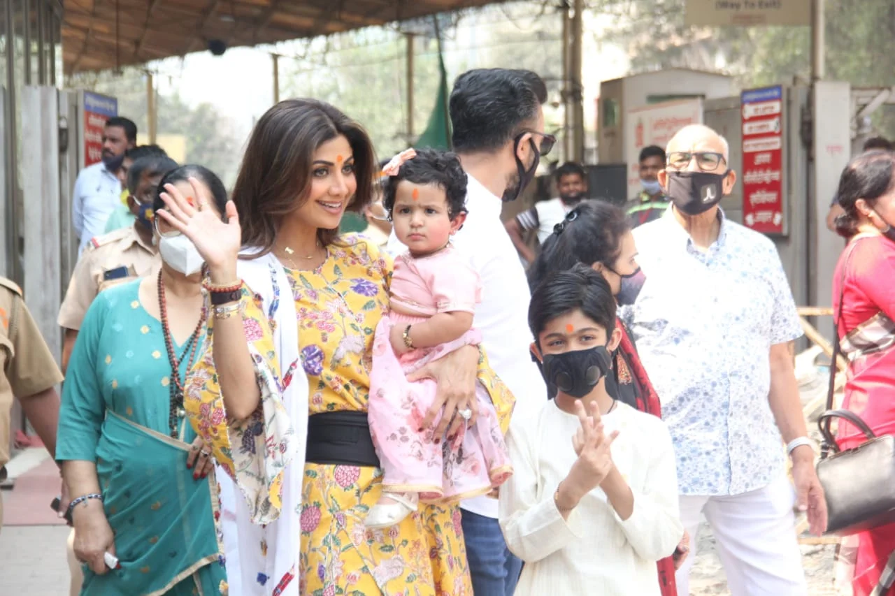 In Pics: Shilpa Shetty's daughter Samisha turns 1, actor visits Mumbai's Siddhivinayak Temple with family