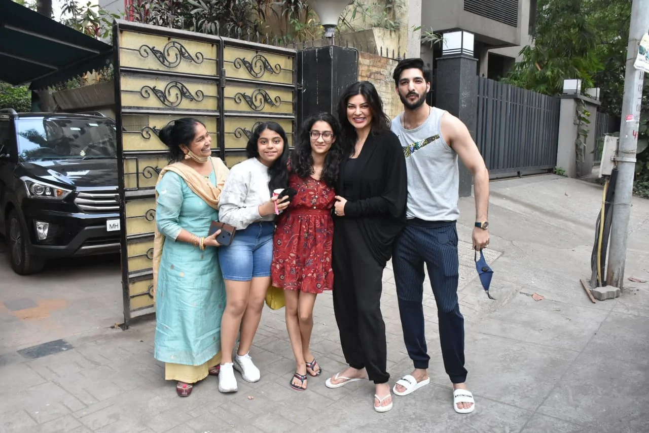 In Pics: Amid break up rumours, Sushmita Sen steps out with boyfriend Rohman Shawl on Valentine's Day