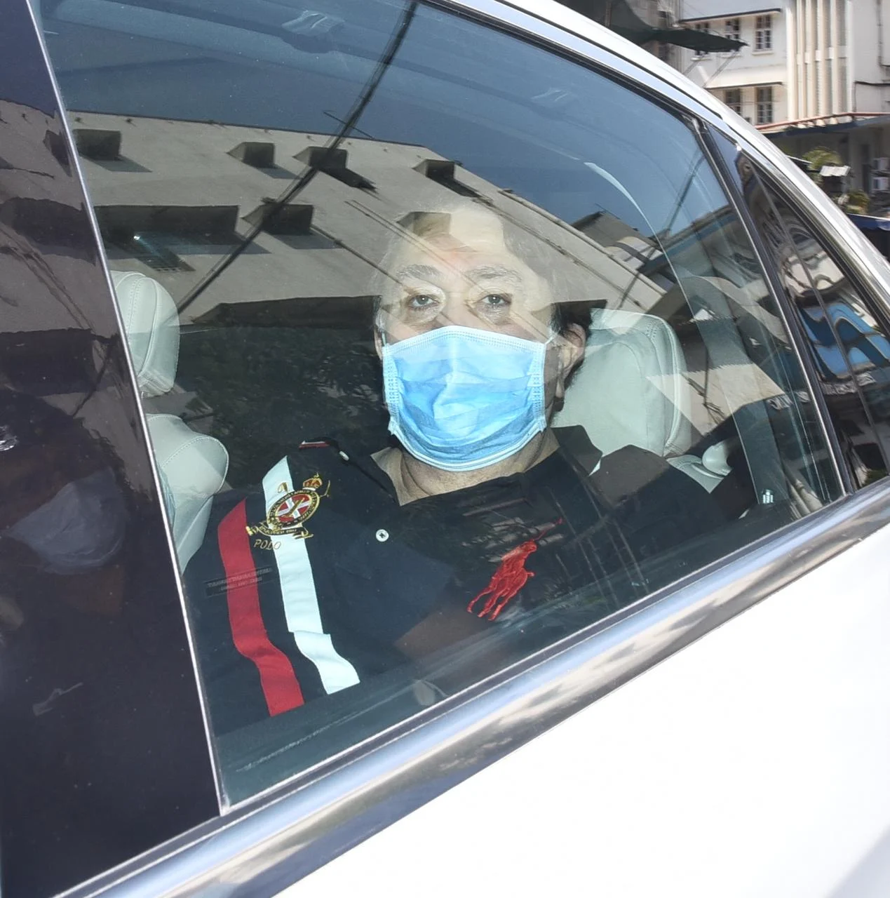 Kareena welcomes baby boy: Saif, Taimur, Karisma and Randhir Kapoor spotted at Mumbai's Breach Candy hospital; see pics
