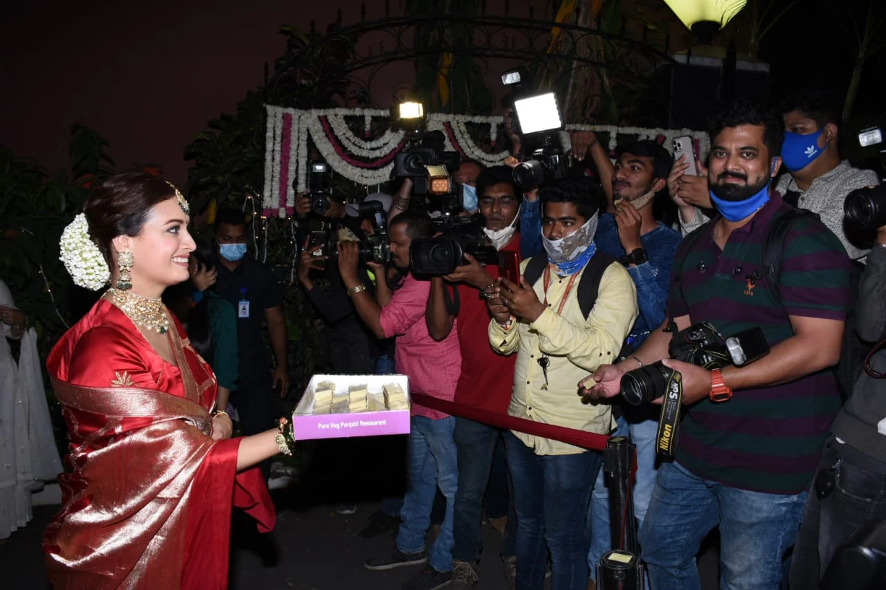 In Pics: Dia Mirza ties the knot with Vaibhav Rekhi at her Bandra residence