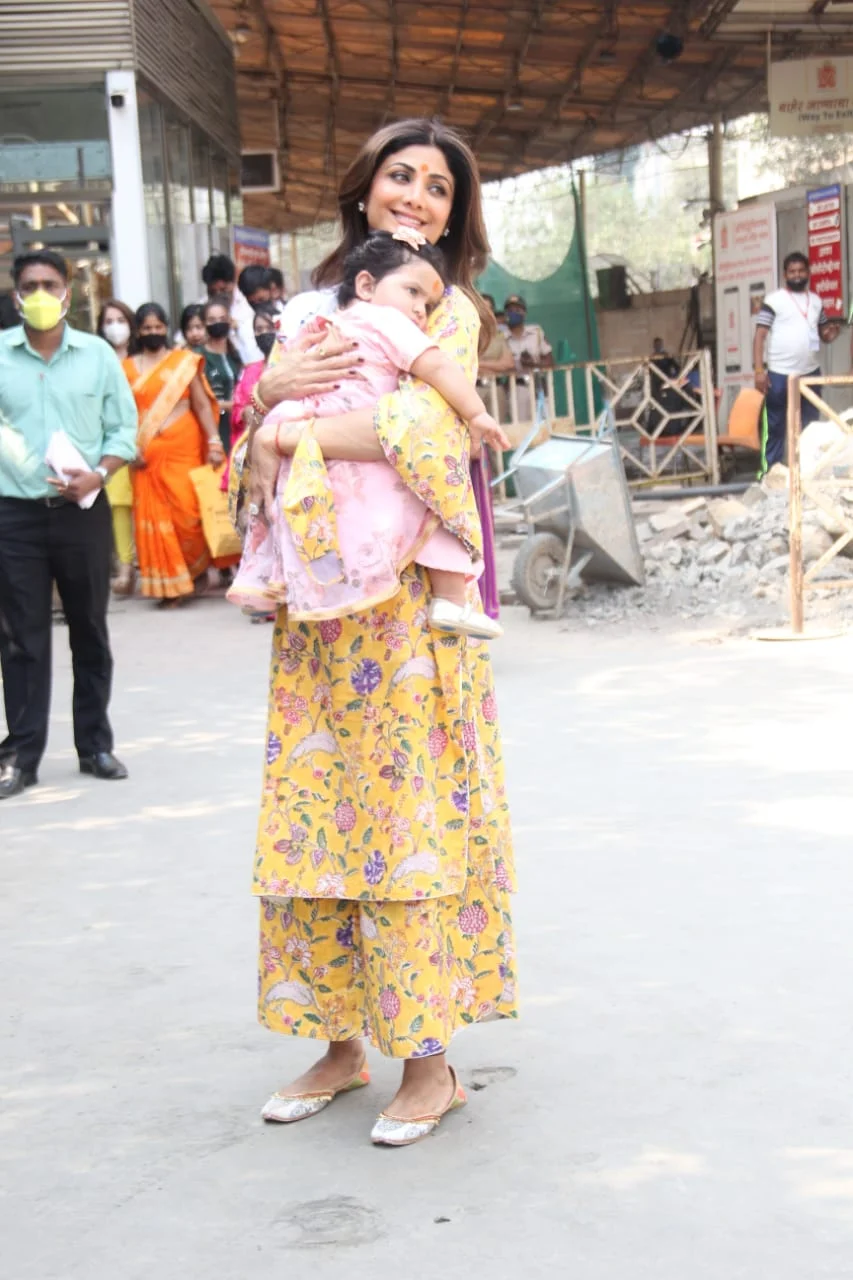 In Pics: Shilpa Shetty's daughter Samisha turns 1, actor visits Mumbai's Siddhivinayak Temple with family