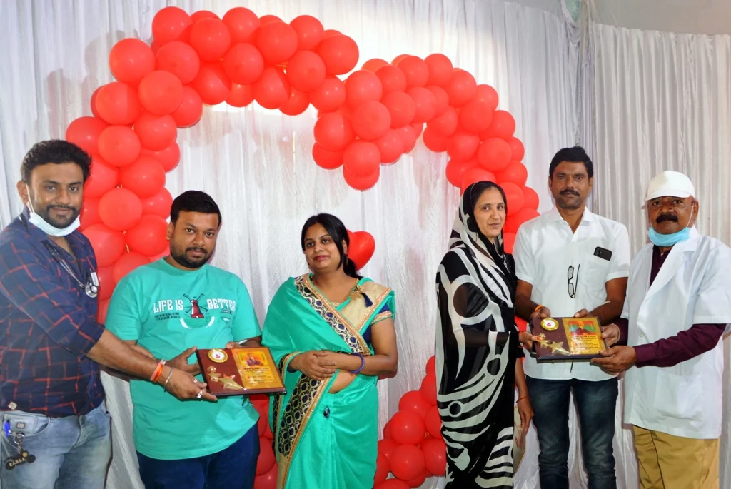 Bhikangaon: Couple celebrate Valentine’s Day with lifesaving joint blood donation