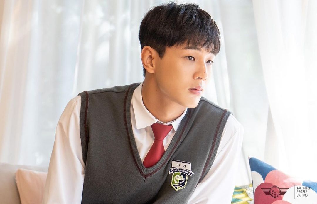 Who Is Ji Soo K Drama Actor Accused Of Filming Sex In School Bathroom Violence And Bullying