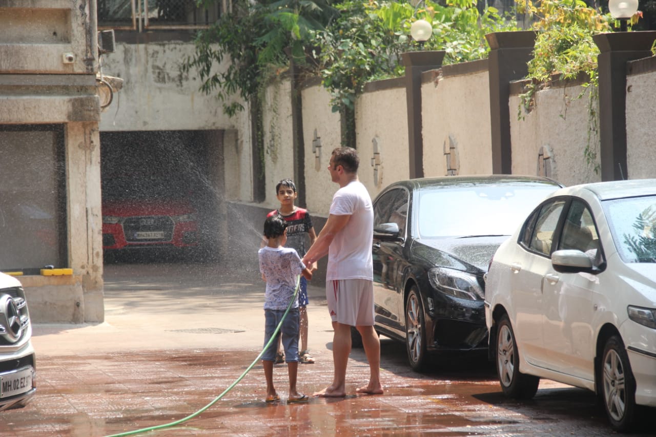 Holi 2021: From Kareena Kapoor Khan to Shilpa Shetty Kundra, here's how Bollywood stars celebrated the  festival