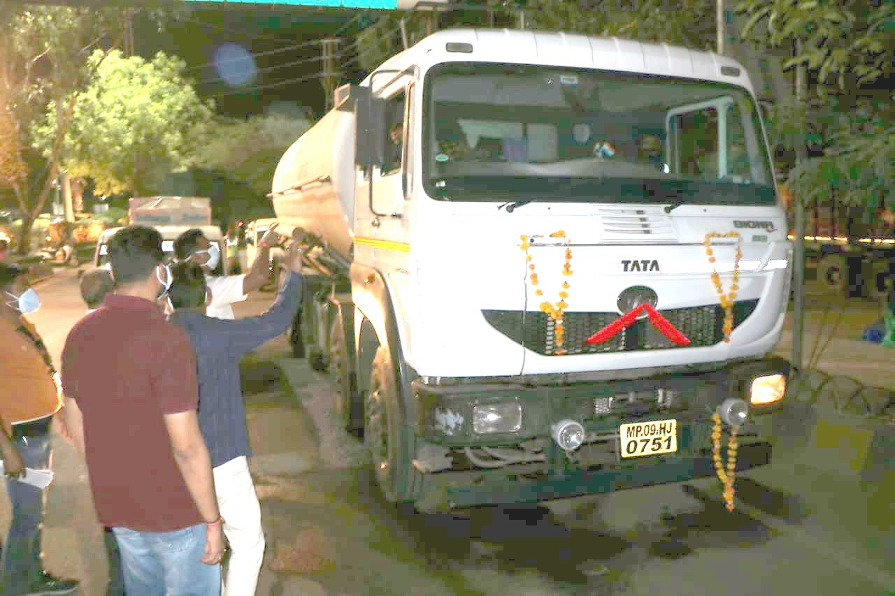 Madhya Pradesh: Much-needed oxygen reaches Indore from the Reliance plant