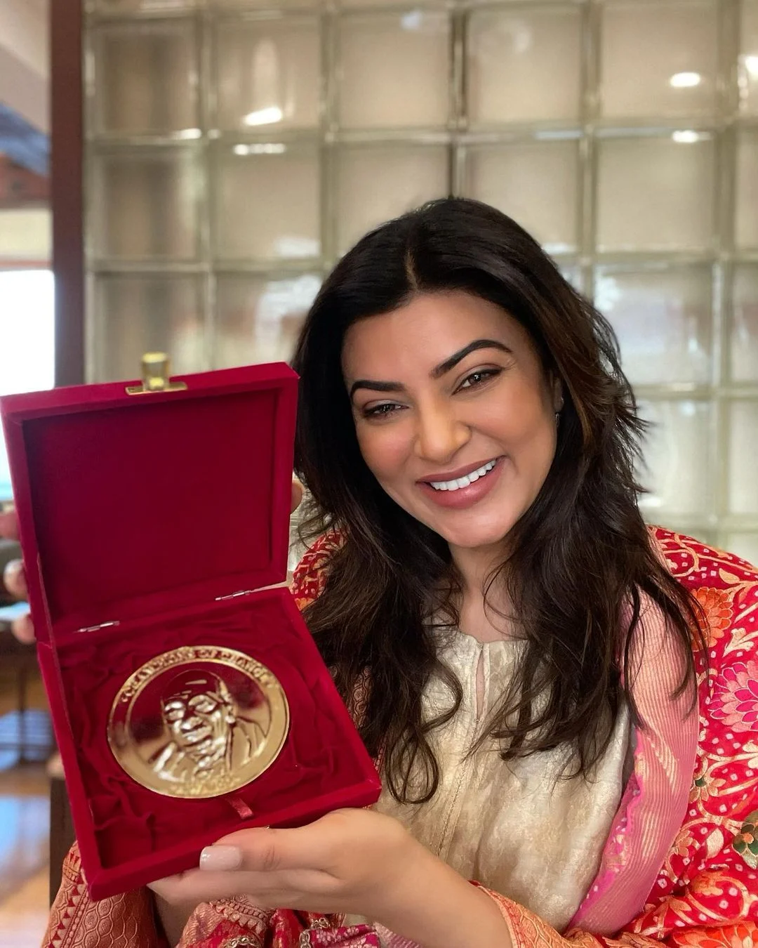 Watch: Netizens more concerned about Sushmita Sen's lips than her National award win in latest video
