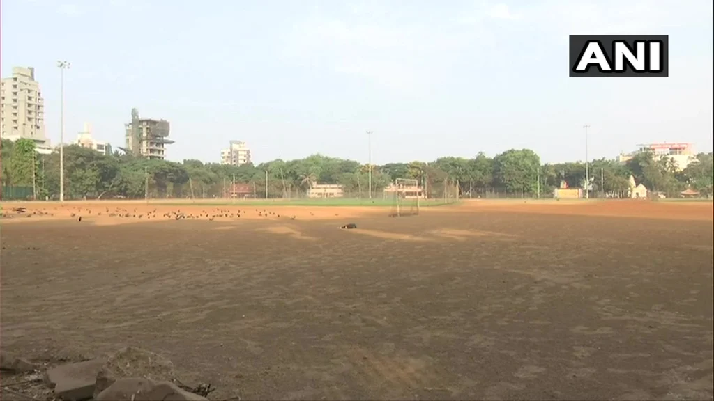 Visuals from Shivaji Park in Dadar, Mumbai during the weekend lockdown in Maharashtra on April 11, 2021.