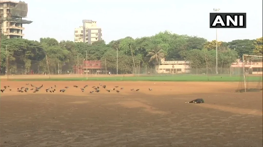 Visuals from Shivaji Park in Dadar, Mumbai during the weekend lockdown in Maharashtra on April 11, 2021.