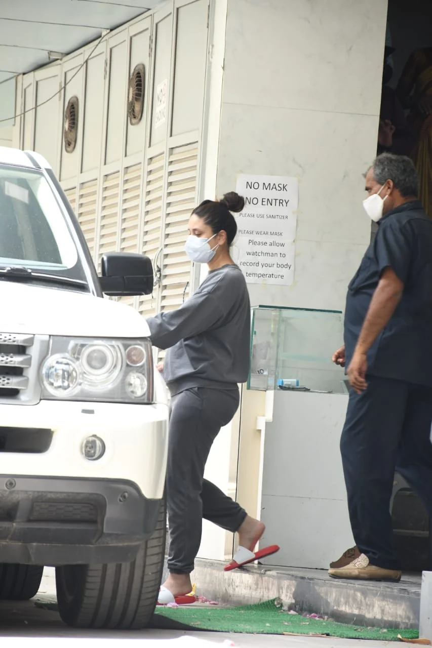 Watch: Paparazzi called out for yelling at watchman blocking their view while photographing Kareena Kapoor Khan