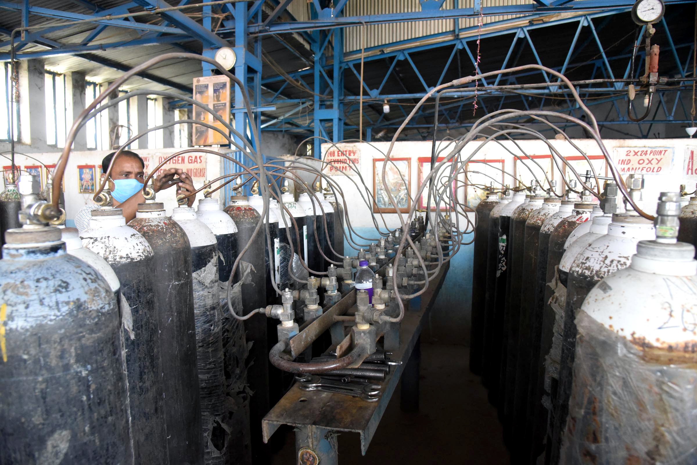 refillable oxygen cylinder