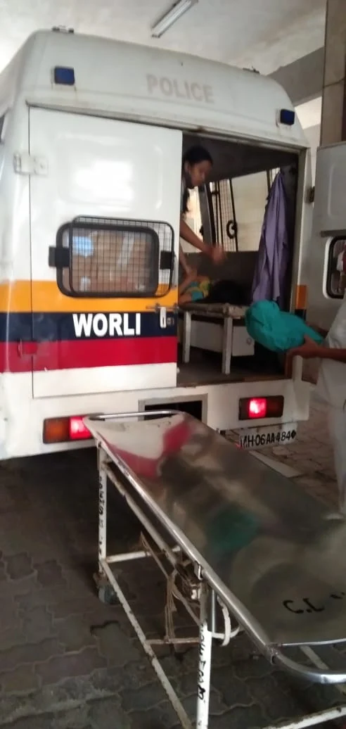 Woman safely delivers baby girl inside Mumbai police van