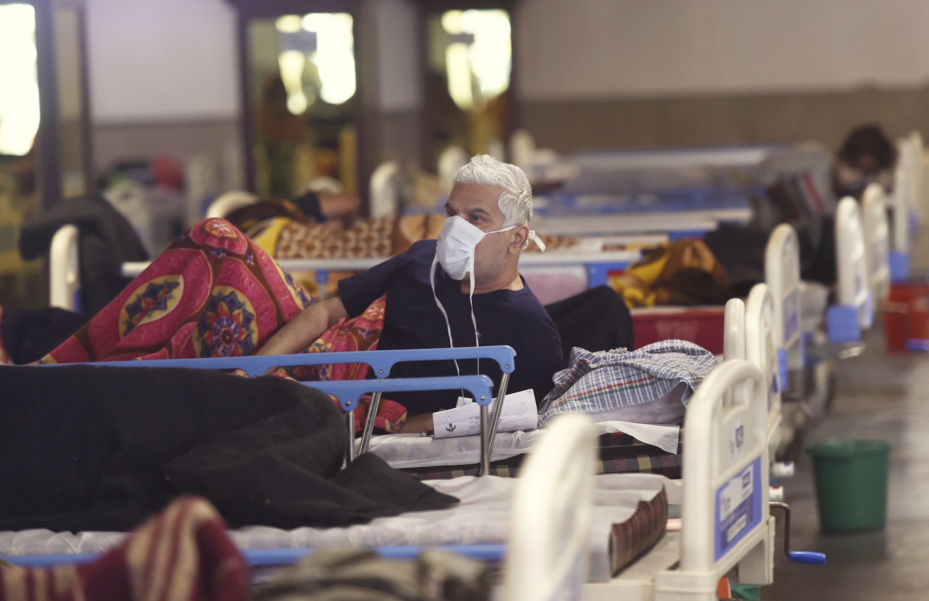 'Bed nahi hai to injection de ke maar do’: Maharashtra man makes emotional plea for COVID-19 positive father