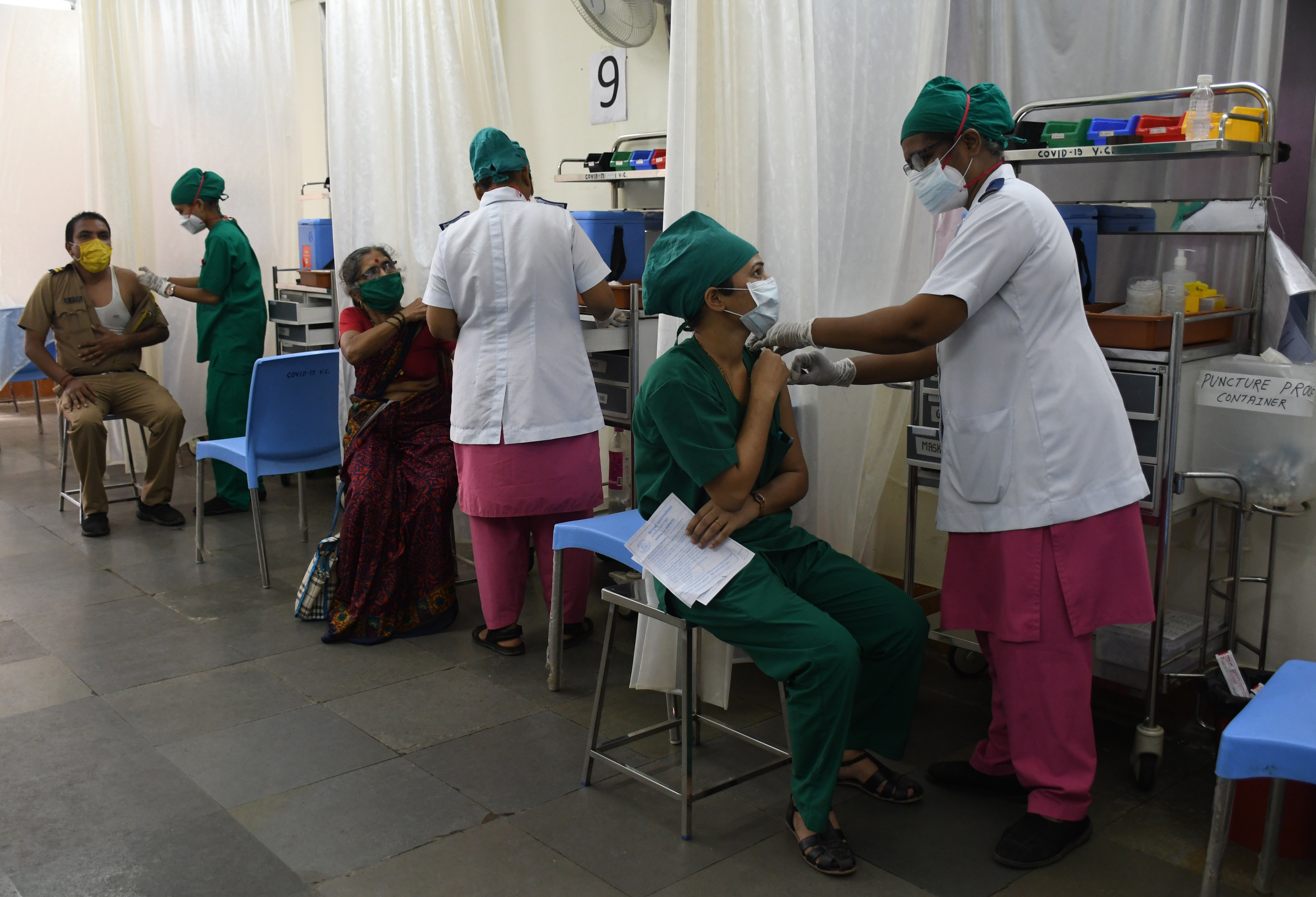 Maha govt to get 18 lakh Covid vax in May: Rajesh Tope - Vimarsana News