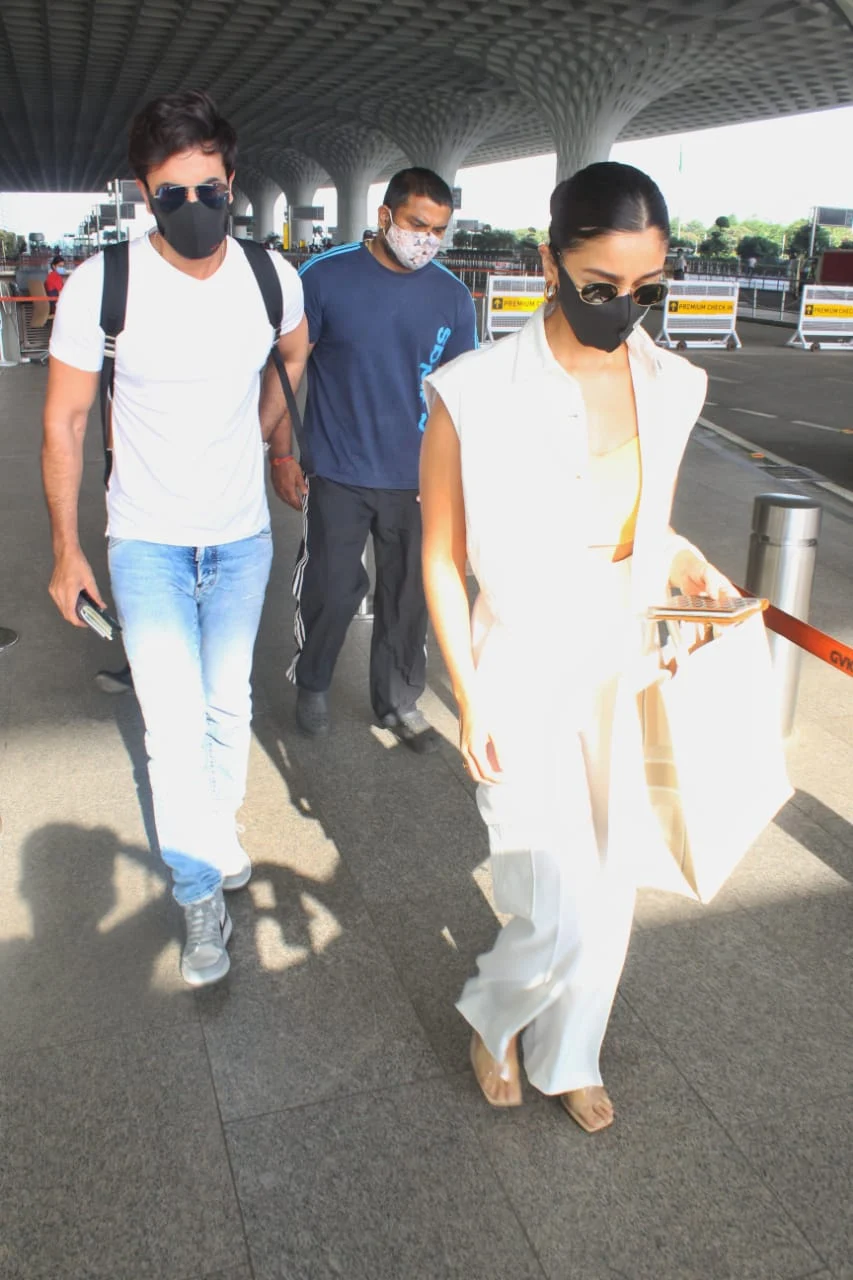 In Pics: Post COVID-19 recovery, Ranbir Kapoor and Alia Bhatt leave for Maldives amid Mumbai lockdown