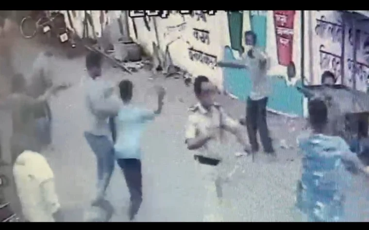 Kalyan: Brutal clash takes place between two local groups, 15 held