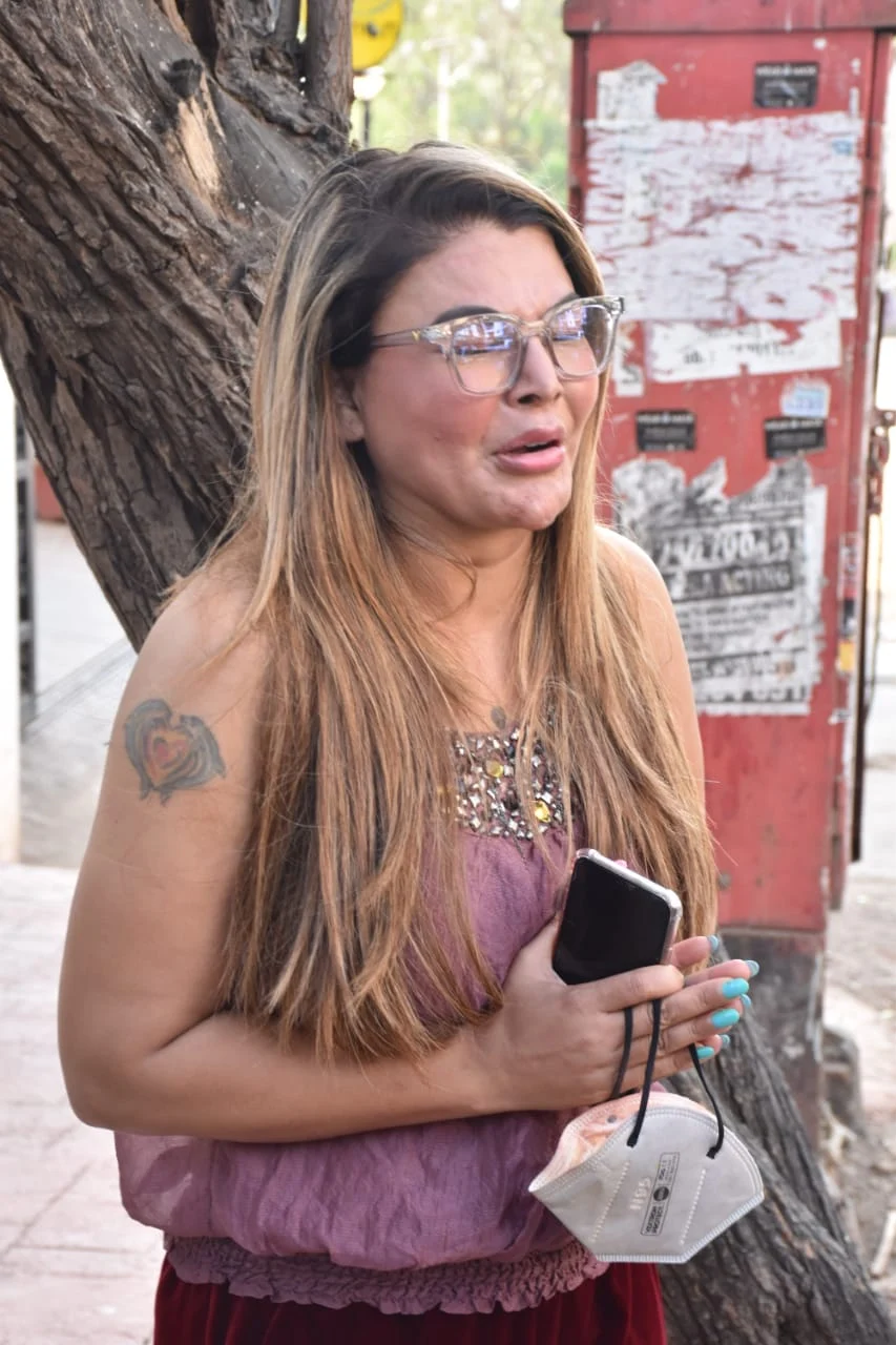 'Salman Bhai apne meri maa ko bachaa liya': Rakhi Sawant breaks down while talking to paparazzi about mother's cancer treatment
