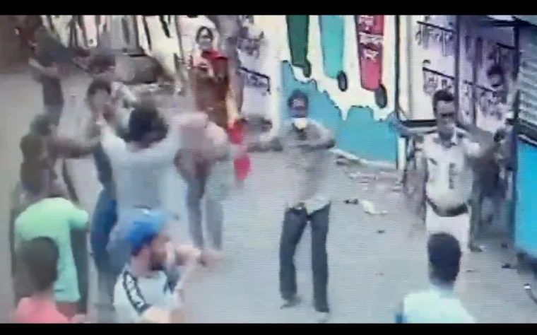 Kalyan: Brutal clash takes place between two local groups, 15 held