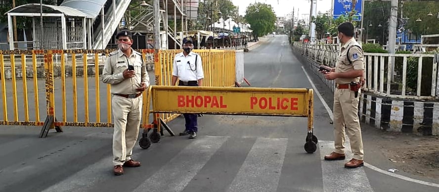 Policemen keeping strict vigil on 
lockdown violators in Bhopal on Tuesday.