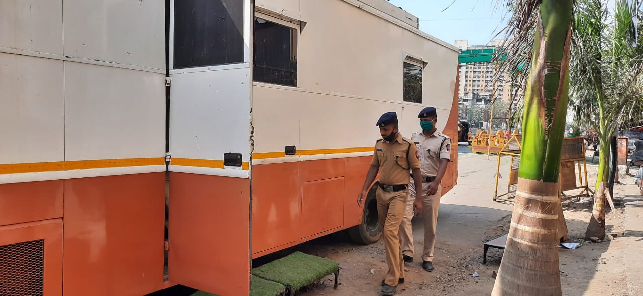 Mumbai Police on COVID-19 duty get vanity vans from the sets of ‘Gangubai Kathiawadi’ and ‘Cirkus’