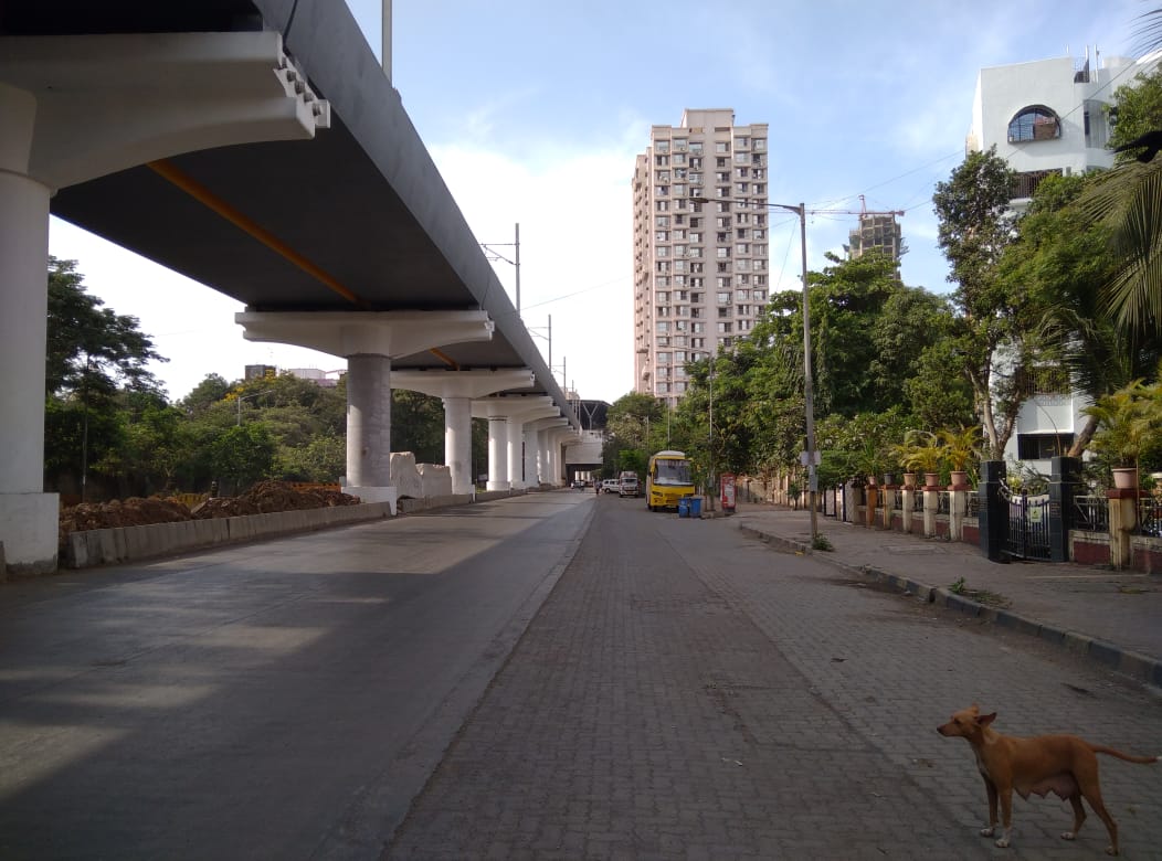 Empty streets observed at Link Road, Borivali due to the ongoing lockdown in Mumbai on 23 April 2021.