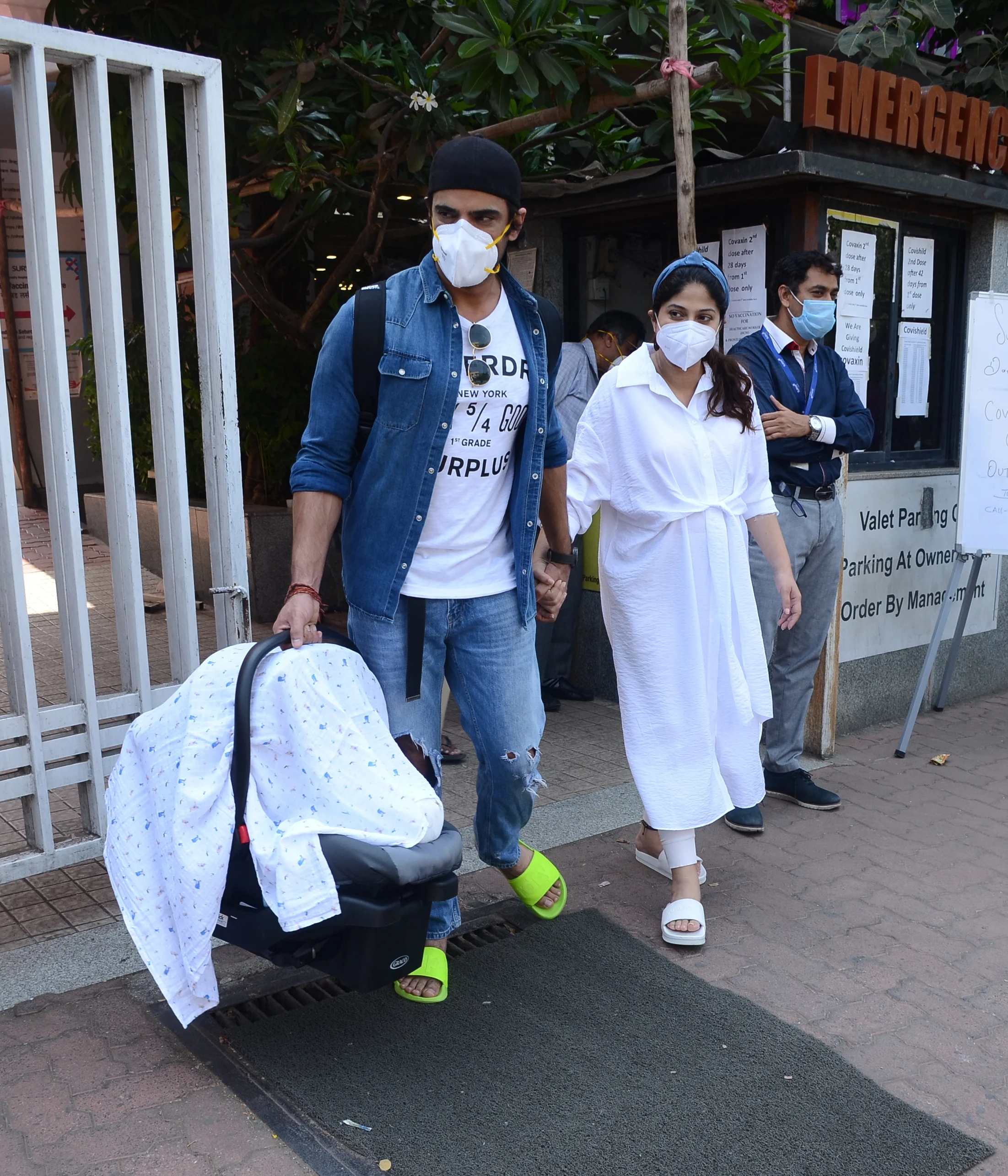 In Pics: Mohit Malik and Addite Shirwaikar spotted with their newborn in Mumbai