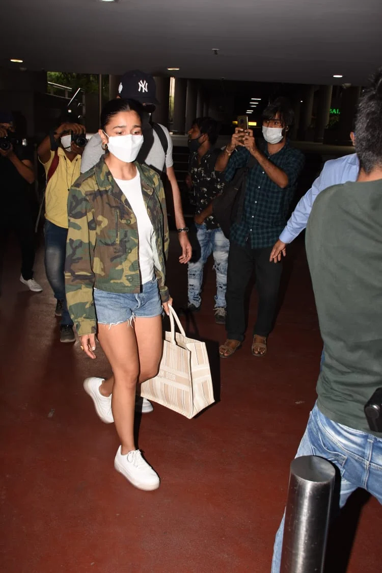 'Shame on such morons': Furious netizens once again slam Alia Bhatt, Ranbir Kapoor as they return post romantic vacation