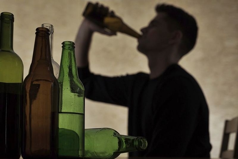 'Hide sanitisers, give tasty food to boozers': Experts advise kin of alcoholics as TN govt orders closure of liquor shops