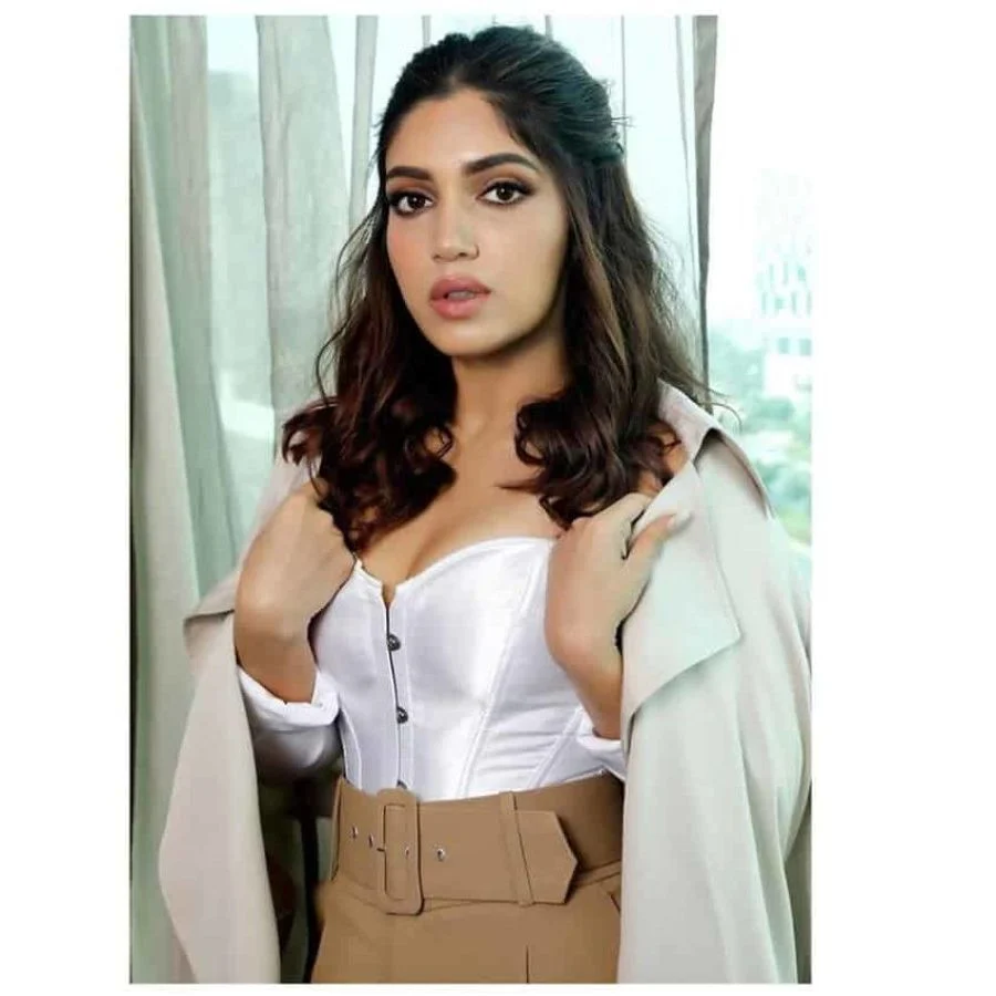 Bollywood agaisnt COVID-19: Stars take off their Maldives filter; focus gaze and resources on crisis