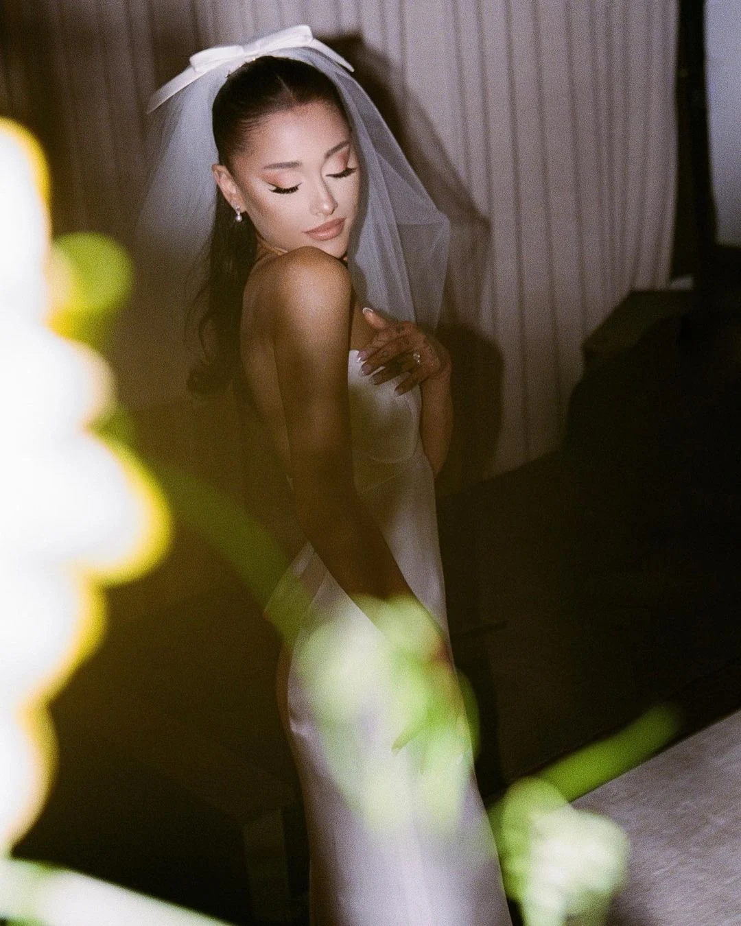 Ariana Grande's Vera Wang wedding dress inspired by Audrey Hepburn's bridal look from 'Funny Face'