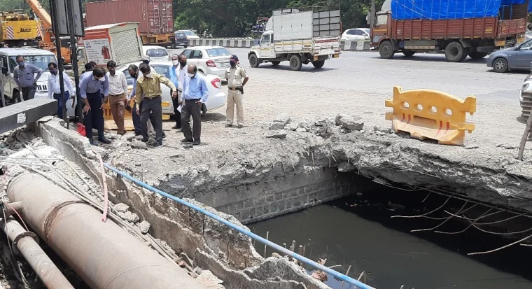 Navi Mumbai: Civic body chief Abhijit Bangar inspects ongoing pre-monsoon work
