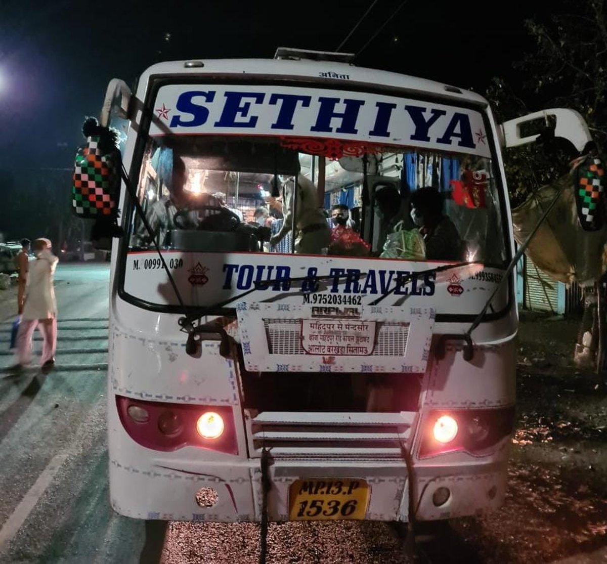 Madhya Pradesh: Bus carrying 36 passengers during corona curfew seized in Alot tehsil - Vimarsana News