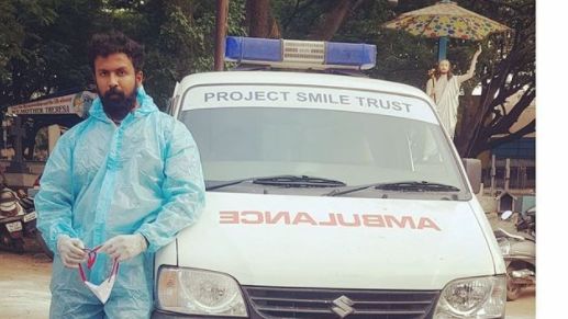 Kannada actor Arjun Gowda turns ambulance driver to help people amid COVID-19 crisis - Vimarsana News
