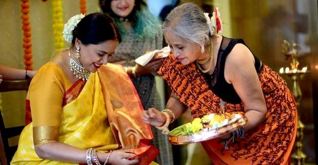 Mother's Day 2021: Iconic real-life 'saas-bahu jodis' of Bollywood