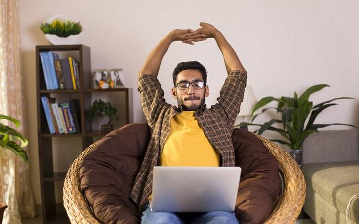 Young Indian employees want four-day work week, reveals a report - Vimarsana News