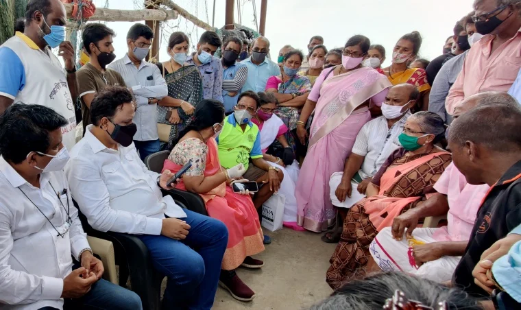 BJP MLA Ashish Shelar meets fishermen in Mahim