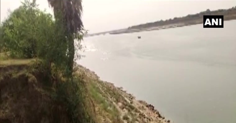 Floating dead bodies in Ganga: Ghazipur and Buxar district magistrates play blame games - Vimarsana News