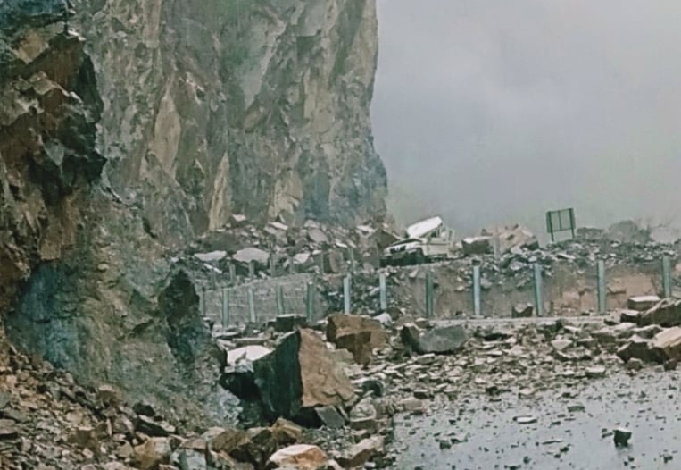Cloudburst in Uttarakhand: 1 dead, 4 missing; red alert issued for heavy rains - Vimarsana News