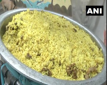 COVID-19: Nagpur man feeding 190 stray dogs with chicken biryani since beginning of pandemic