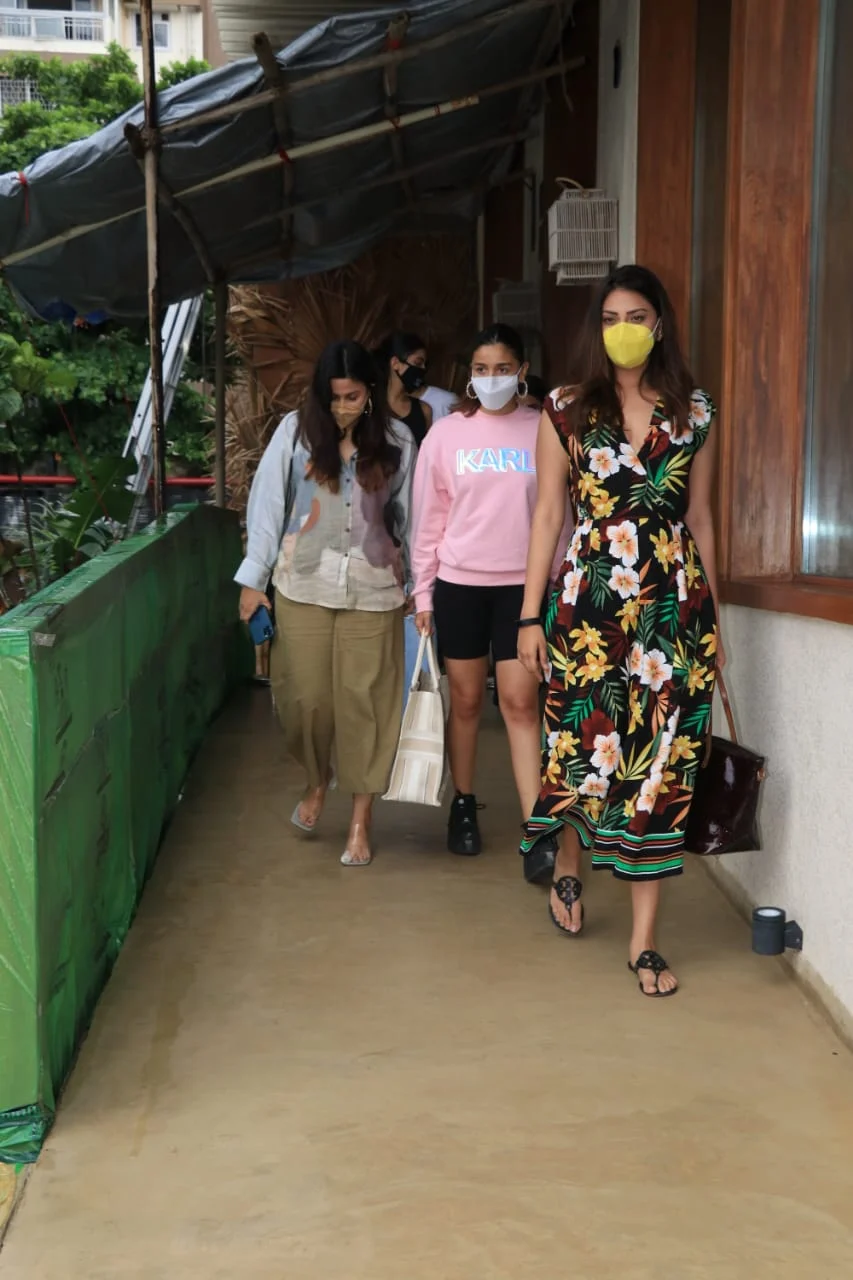 Alia Bhatt pairs Rs 16,000 sweatshirt with Rs 2.4 lakh Dior bag as she steps out for lunch with her girls in Mumbai
