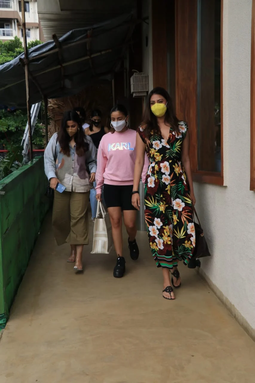 Alia Bhatt pairs Rs 16,000 sweatshirt with Rs 2.4 lakh Dior bag as she steps out for lunch with her girls in Mumbai