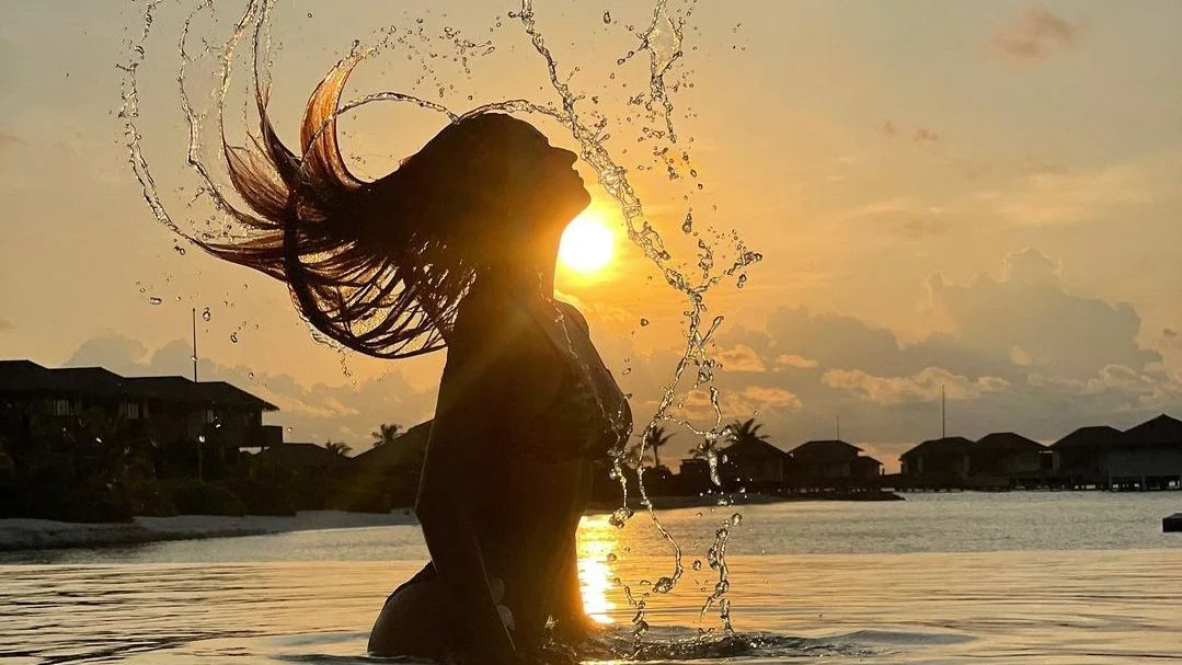 Hours after Mumbai Police confirms FIR, Disha Patani shares stunning bikini  picture.