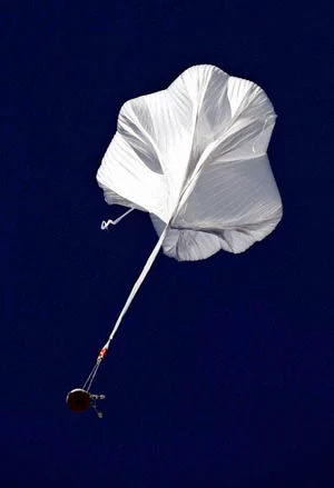Daredevil jumps 25 miles, lands safely on his feet