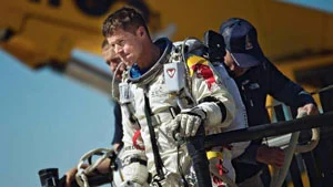 Daredevil jumps 25 miles, lands safely on his feet