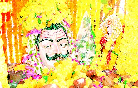 Thousands visit Siddhvat for peace to ancestors’souls