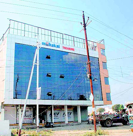 Three multi-storeyed buildings of Freeganj under scanner?
